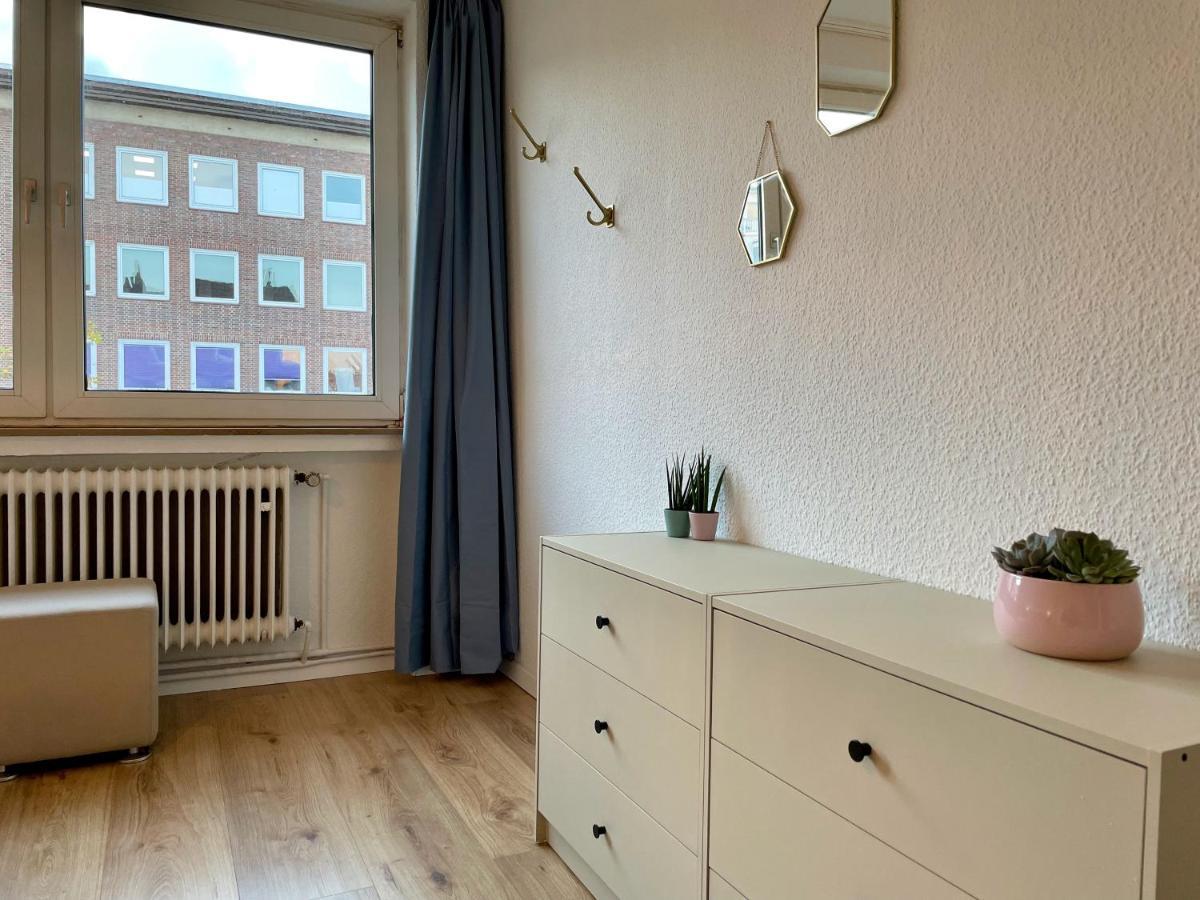 Purple Kitchen - Apartment Mit Grosser Wohnkueche Bremerhaven Bagian luar foto