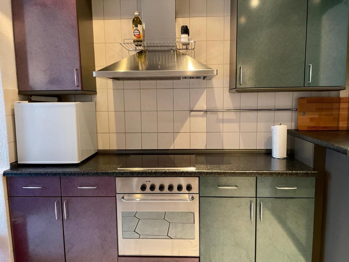 Purple Kitchen - Apartment Mit Grosser Wohnkueche Bremerhaven Bagian luar foto