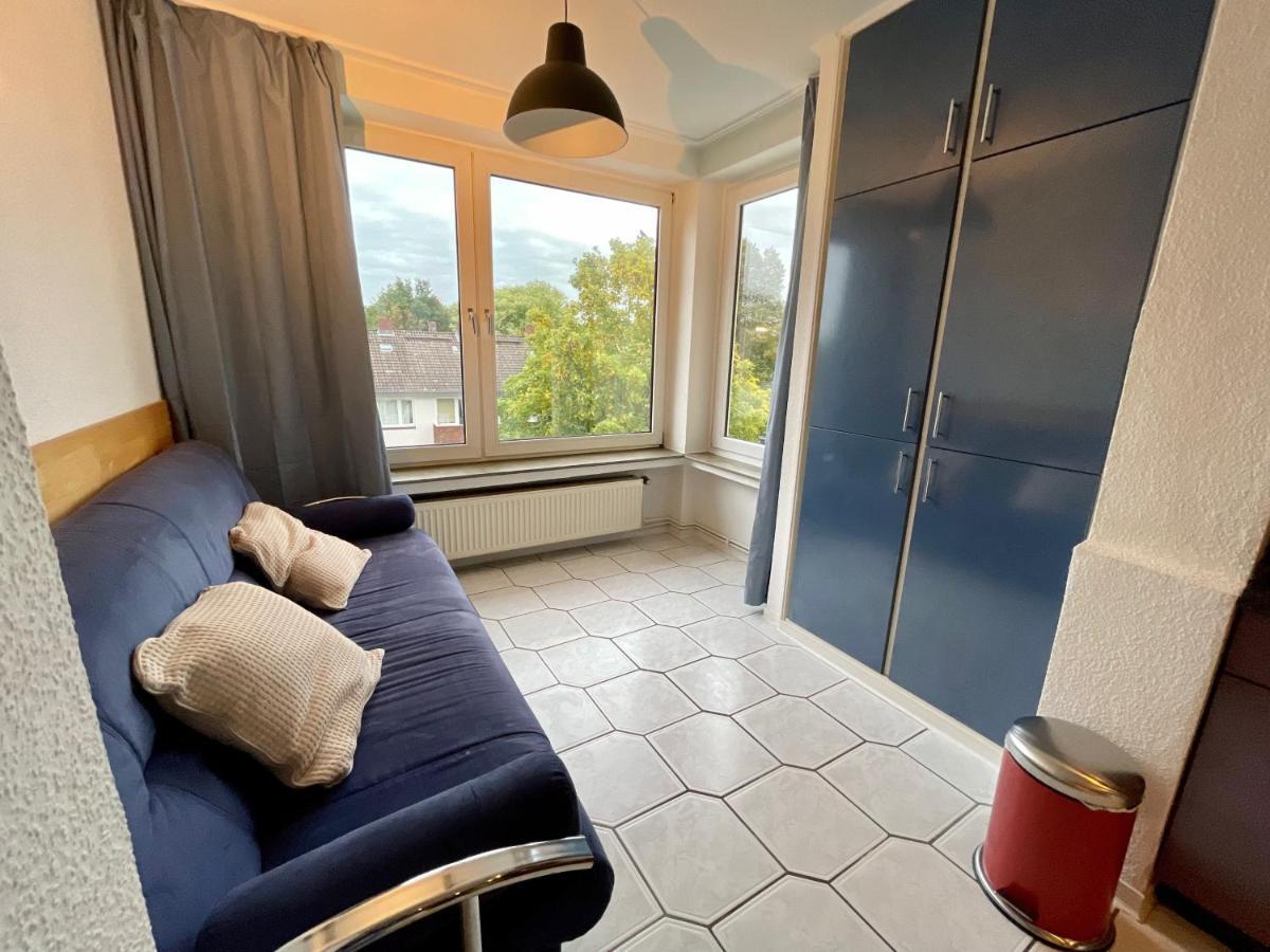 Purple Kitchen - Apartment Mit Grosser Wohnkueche Bremerhaven Bagian luar foto